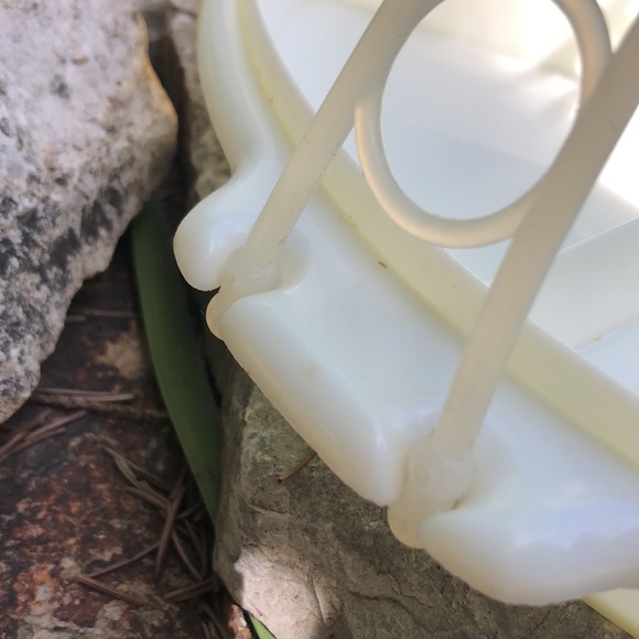 Vintage “Party Susan” Tupperware Divided Tray-Lid & Removable Handle-12in - Picture 9 of 13